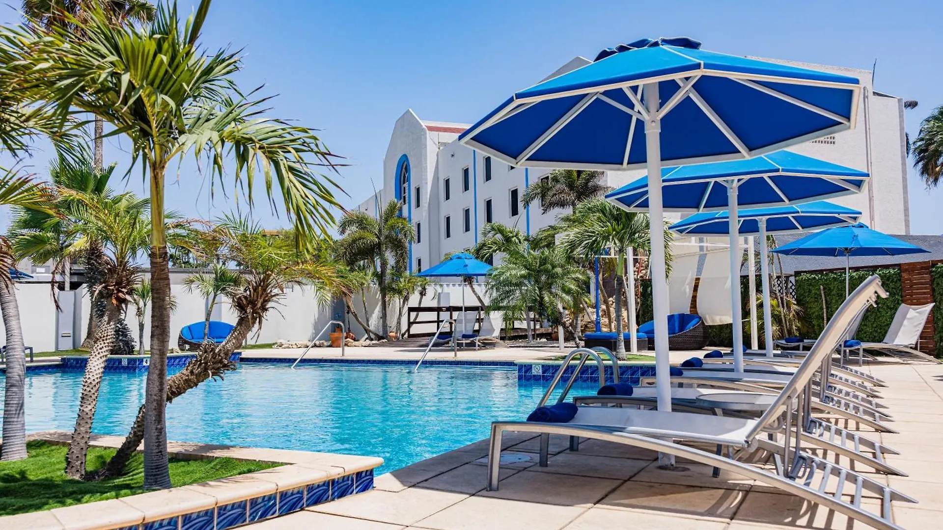 Отель Tryp By Wyndham Aruba (Adults Only) Палм Бич 3*,