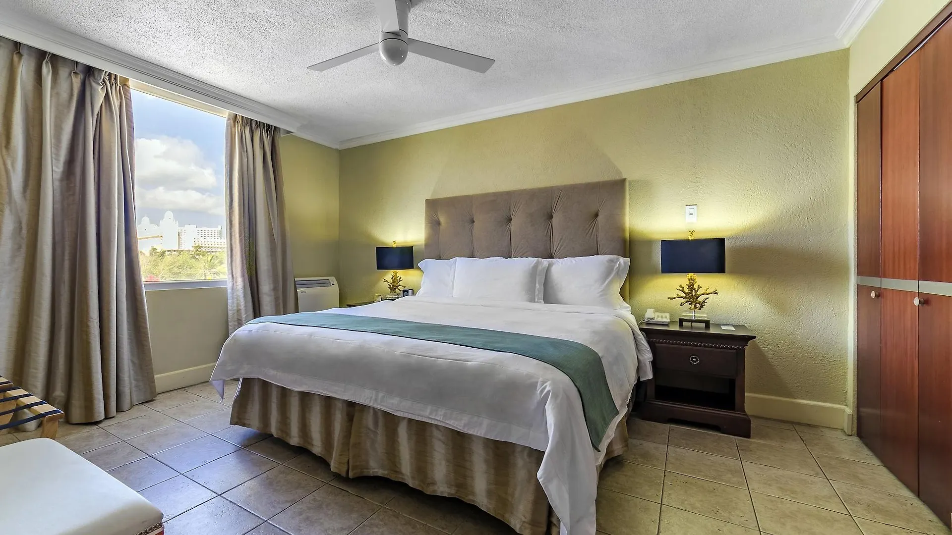 Tryp By Wyndham Aruba Adults Only Hotel Palm Beach