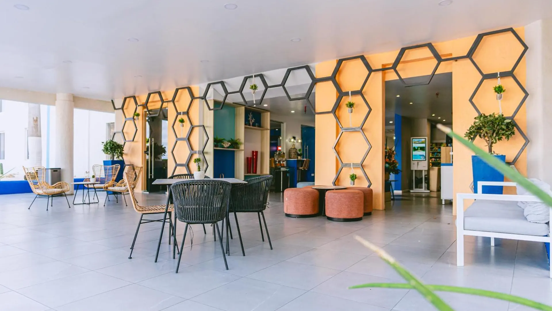 Tryp By Wyndham Aruba Adults Only Hotel Palm Beach 3*,